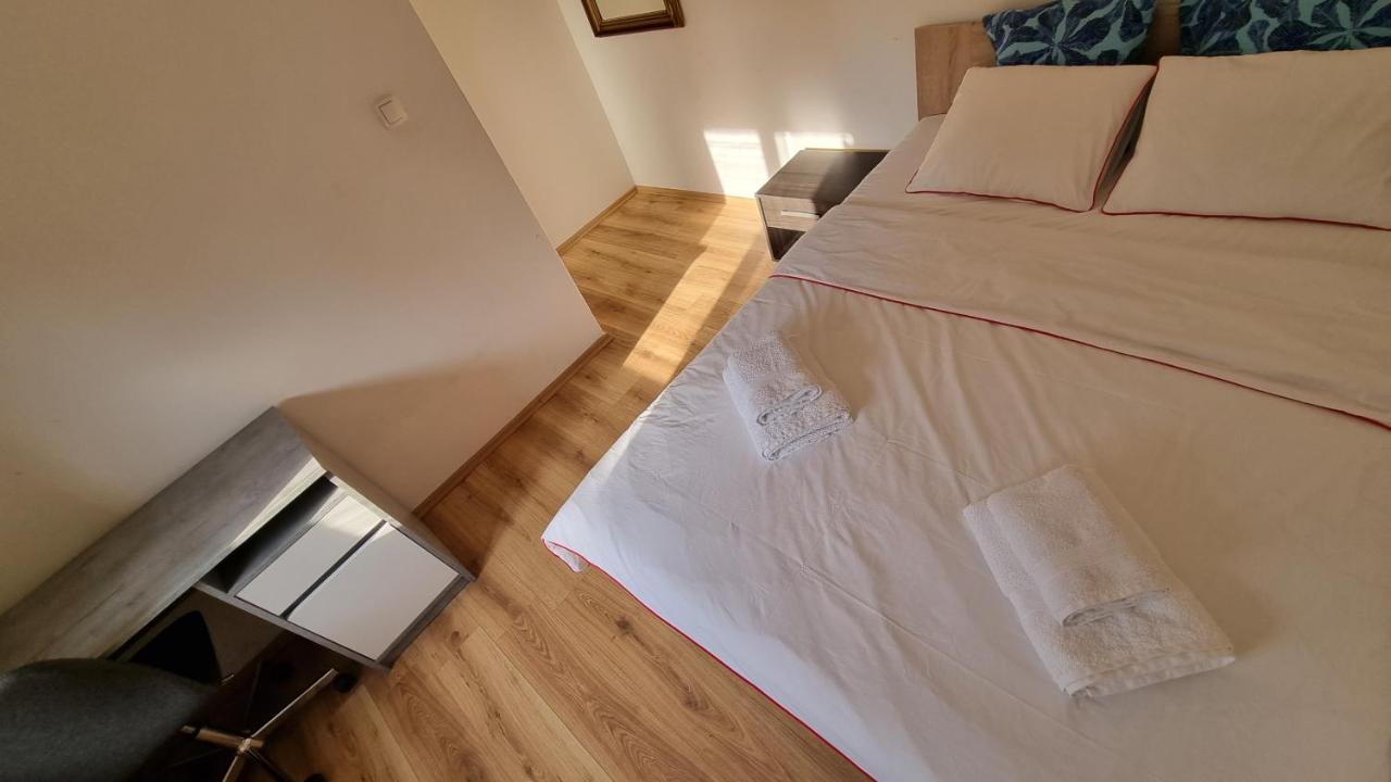 Twin-Magnolias Condo With Garden, Parking & Ev Station 자그레브 외부 사진