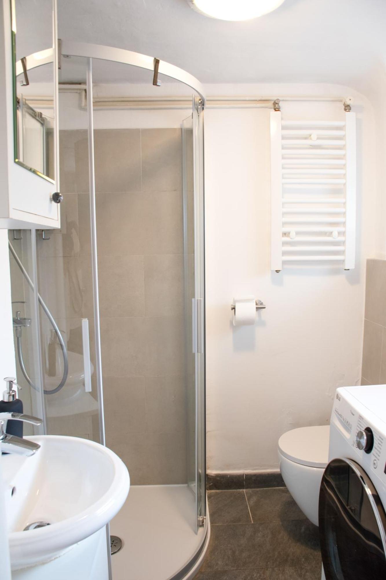 Twin-Magnolias Condo With Garden, Parking & Ev Station 자그레브 외부 사진