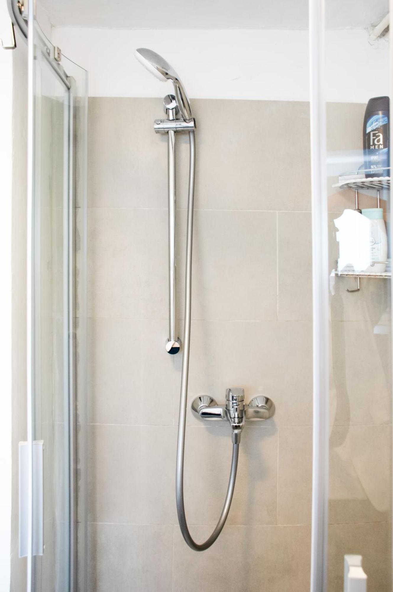 Twin-Magnolias Condo With Garden, Parking & Ev Station 자그레브 외부 사진