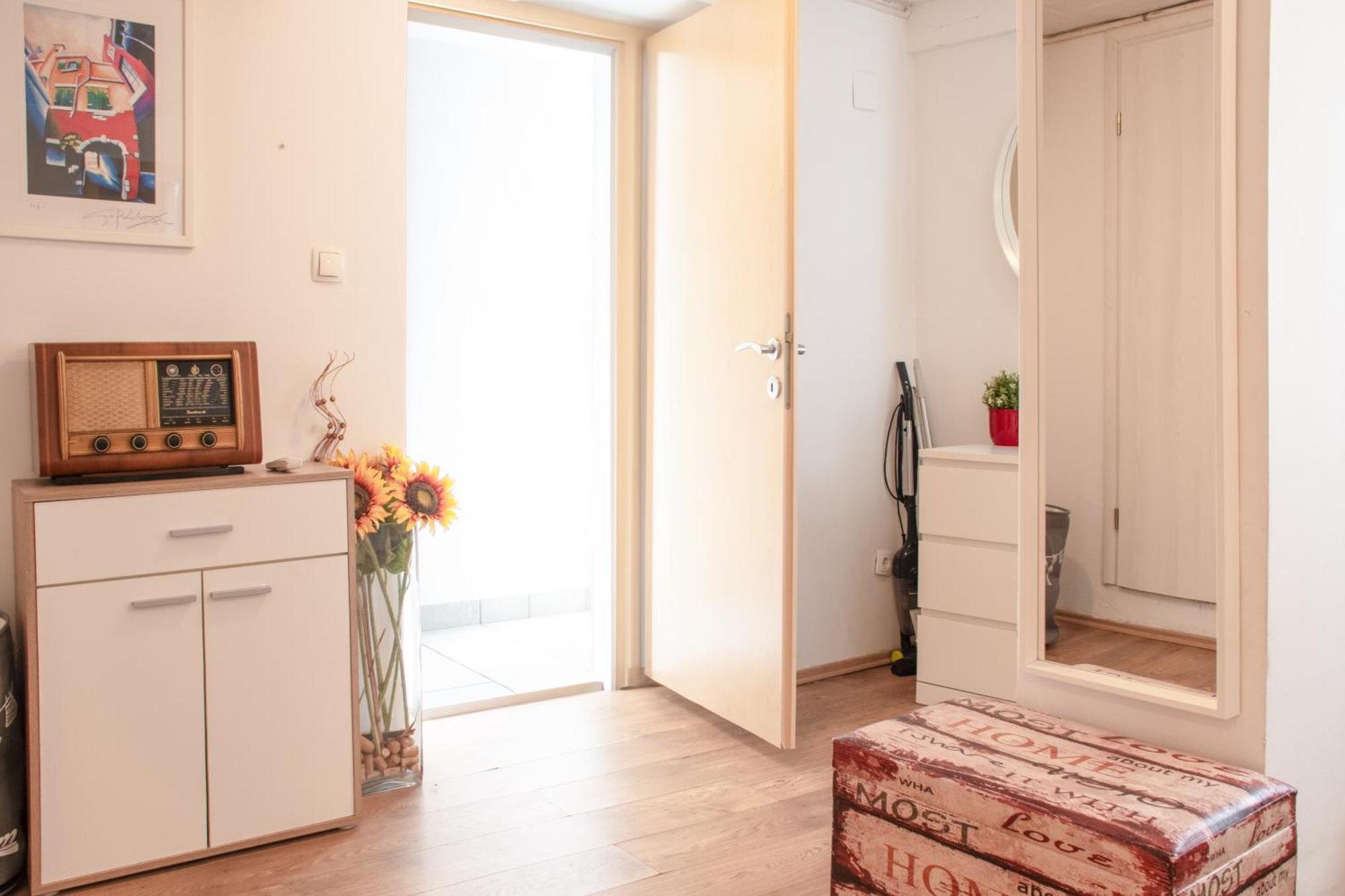 Twin-Magnolias Condo With Garden, Parking & Ev Station 자그레브 외부 사진