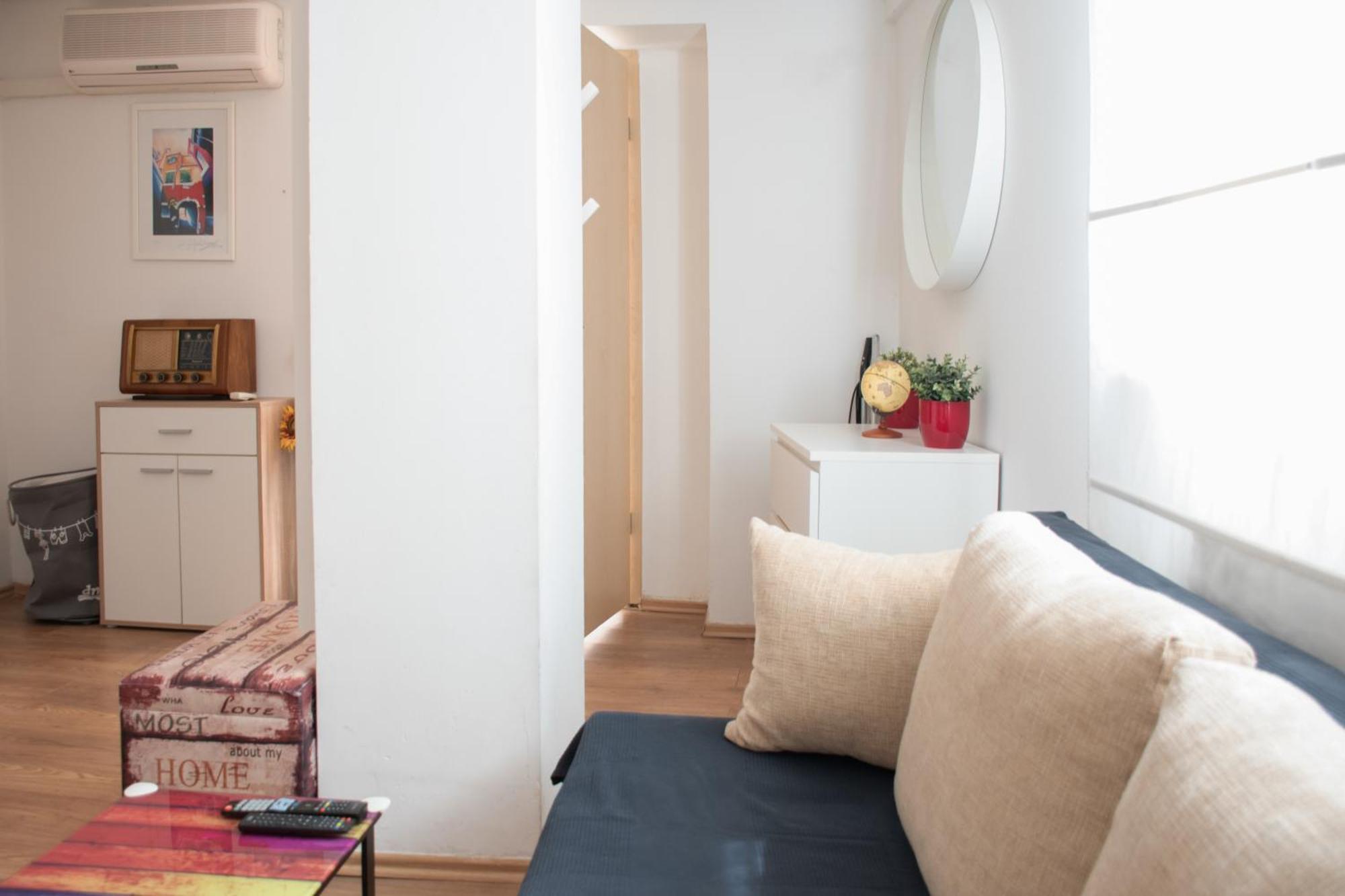 Twin-Magnolias Condo With Garden, Parking & Ev Station 자그레브 외부 사진